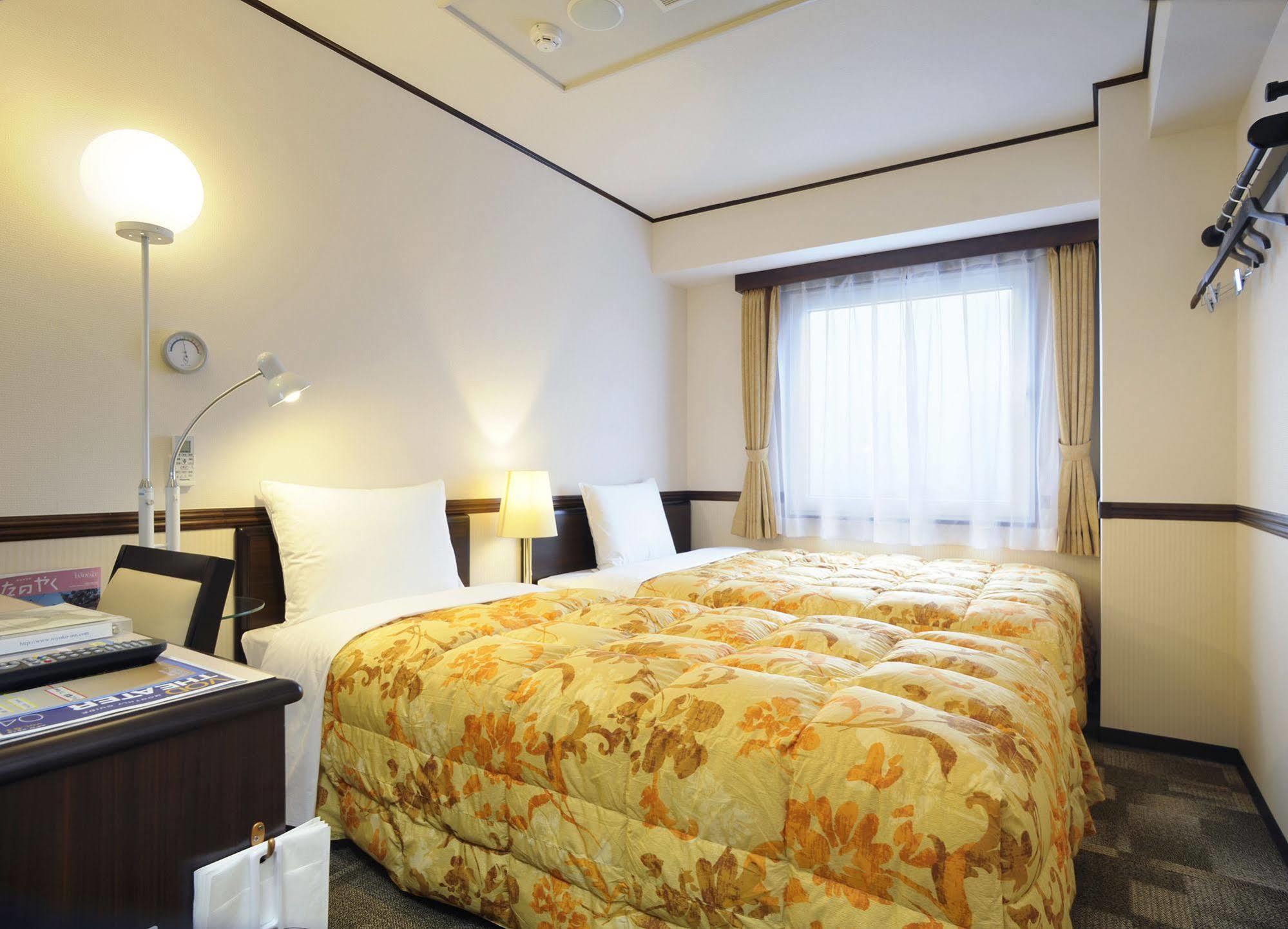 Toyoko Inn Aioi Eki Shinkansen Guchi Kültér fotó