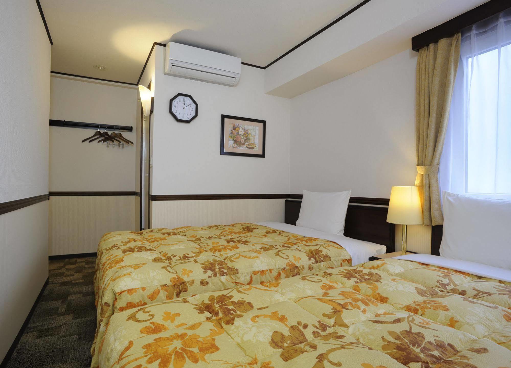 Toyoko Inn Aioi Eki Shinkansen Guchi Kültér fotó