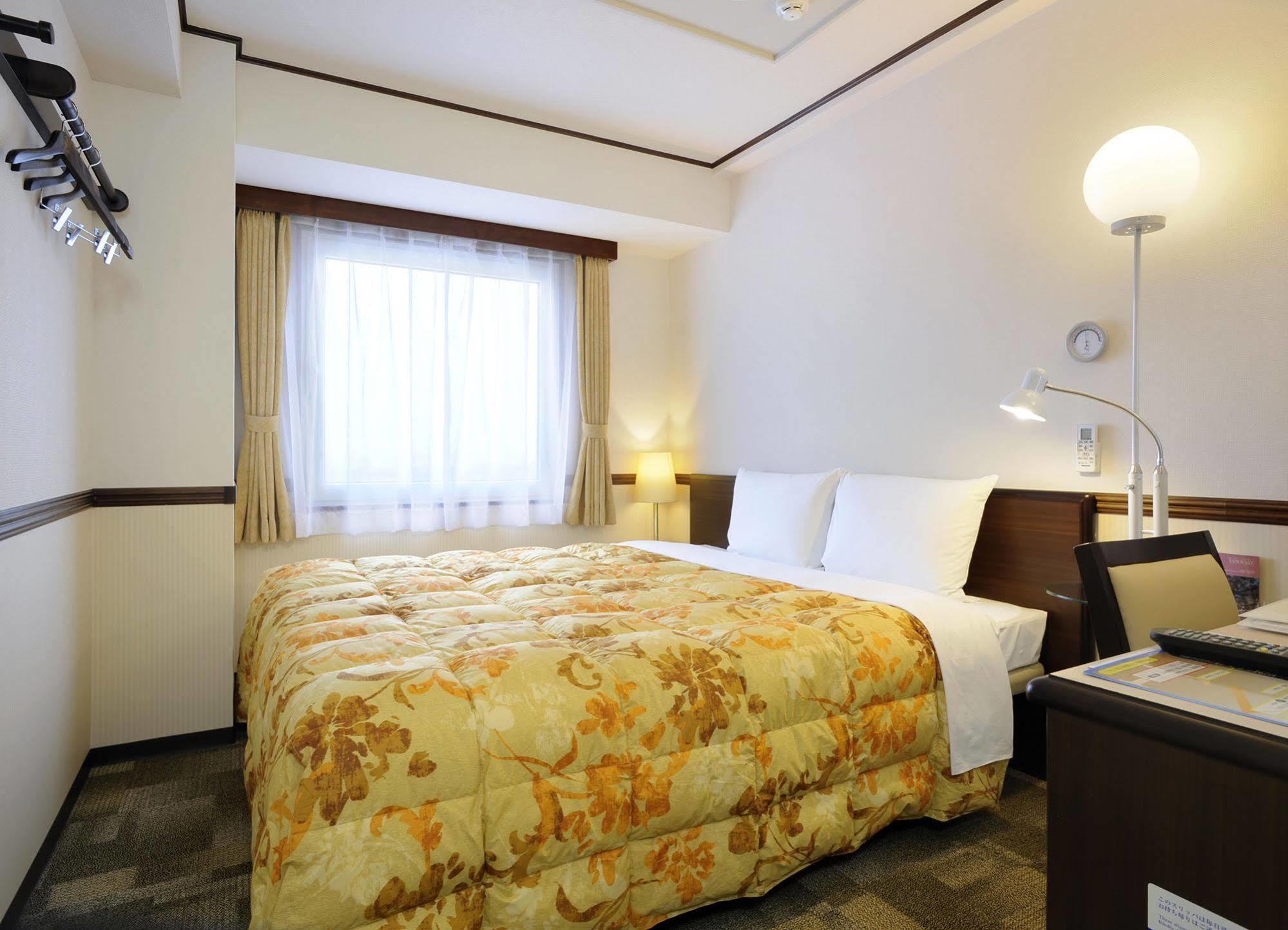 Toyoko Inn Aioi Eki Shinkansen Guchi Kültér fotó
