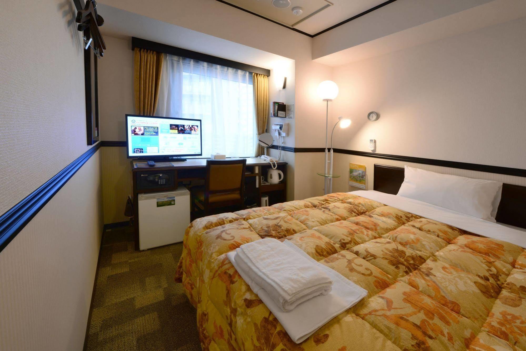 Toyoko Inn Aioi Eki Shinkansen Guchi Kültér fotó
